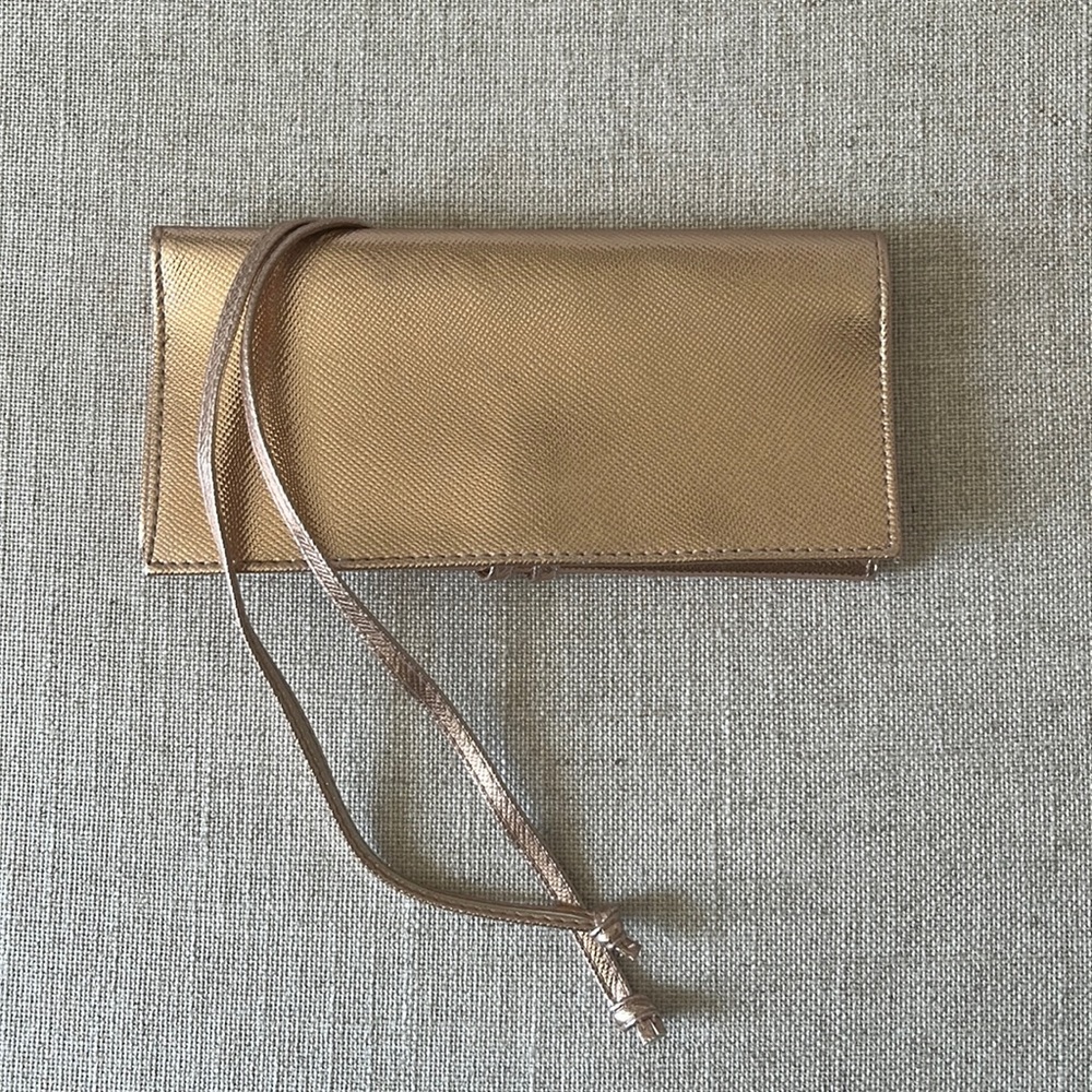 ✨ Metallic Makeup Brush Bag